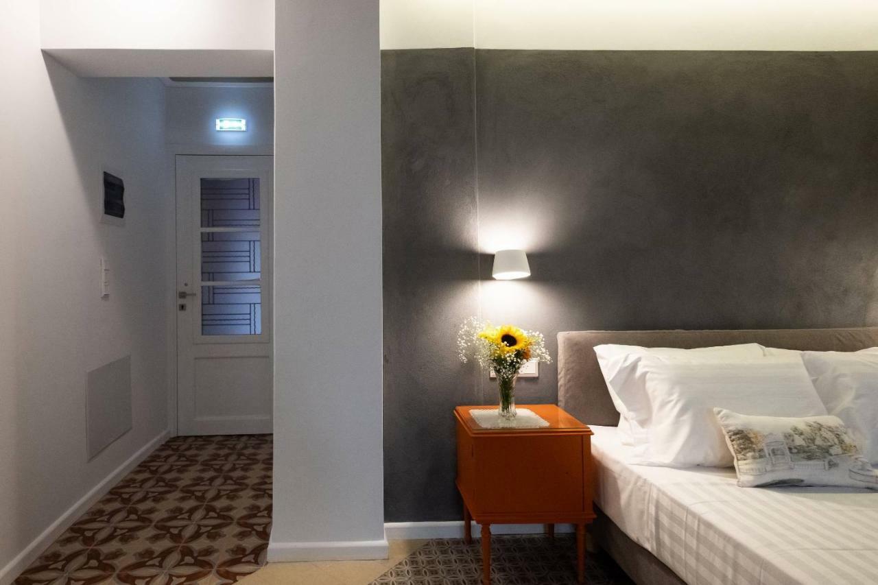 Athenian Yard Suites Exterior foto